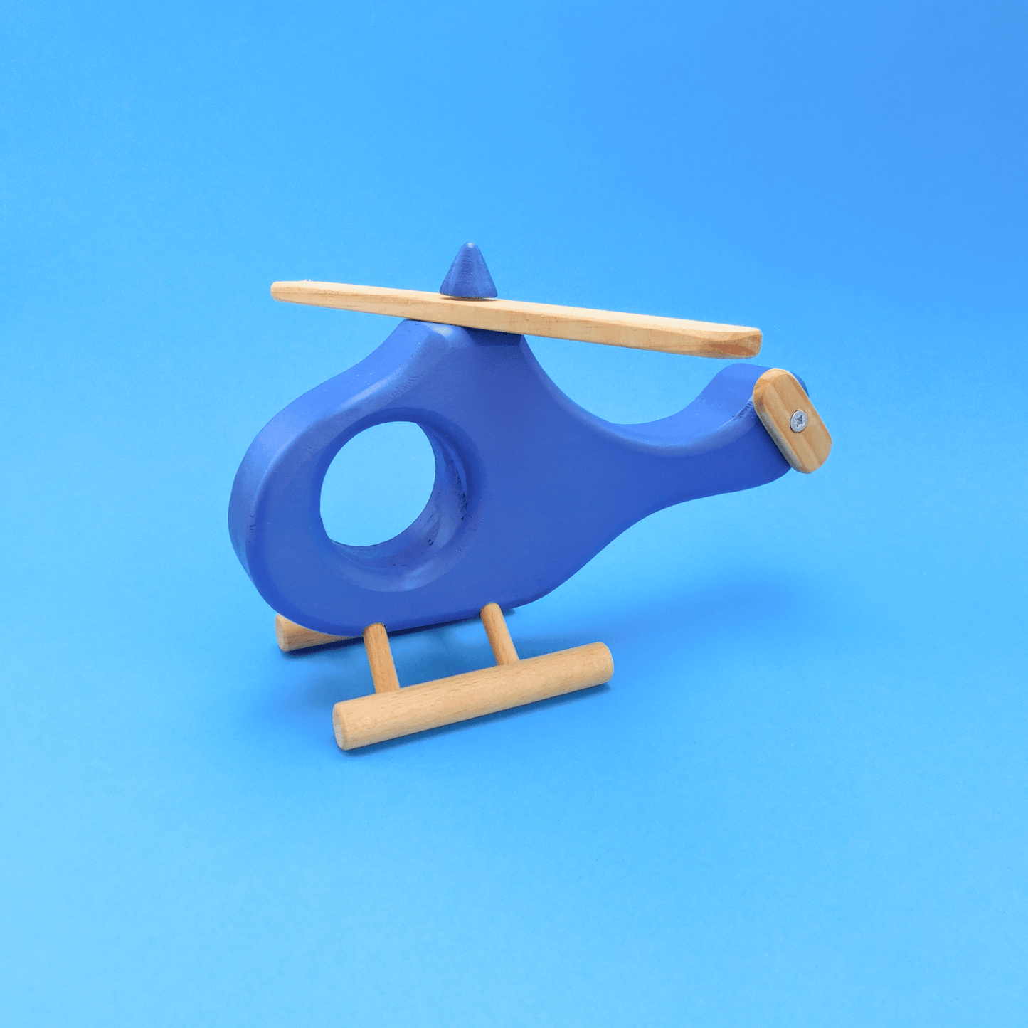 Helicóptero de madera artesanal azul