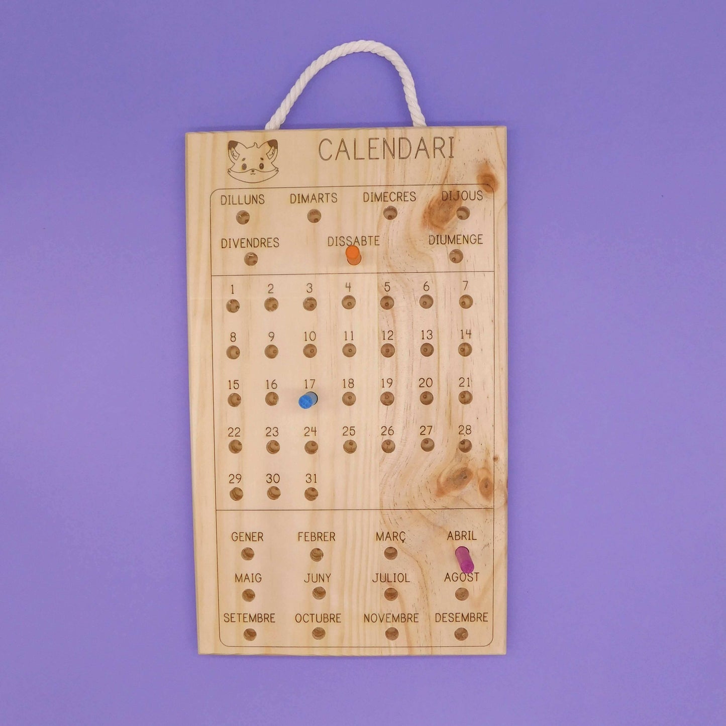 Calendario de pared de madera artesanal