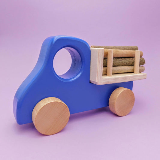 Camión de juguete de madera artesanal