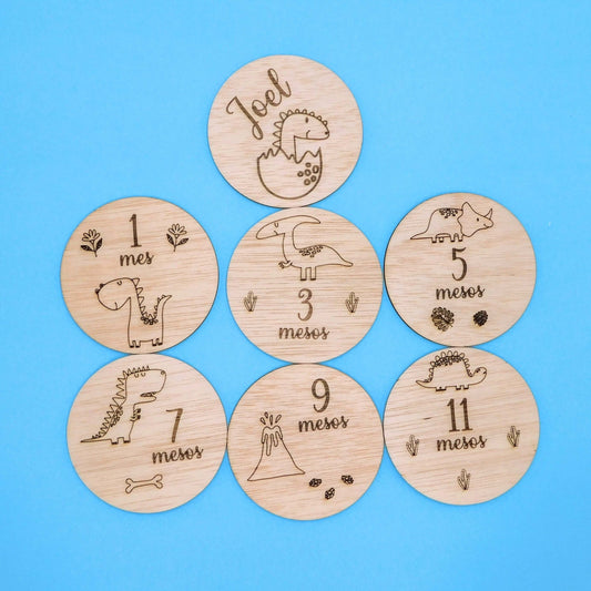 cumplemeses de madera para bebé personalizado dinosaurios