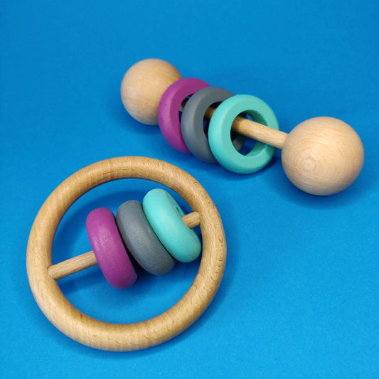 sonajero, mordedor de madera artesanal con anillas y circular para bebé