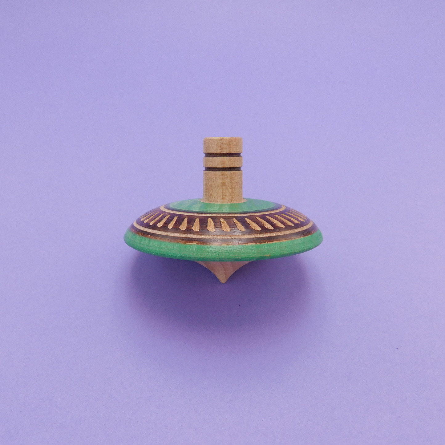 trompo de madera artesanal verde