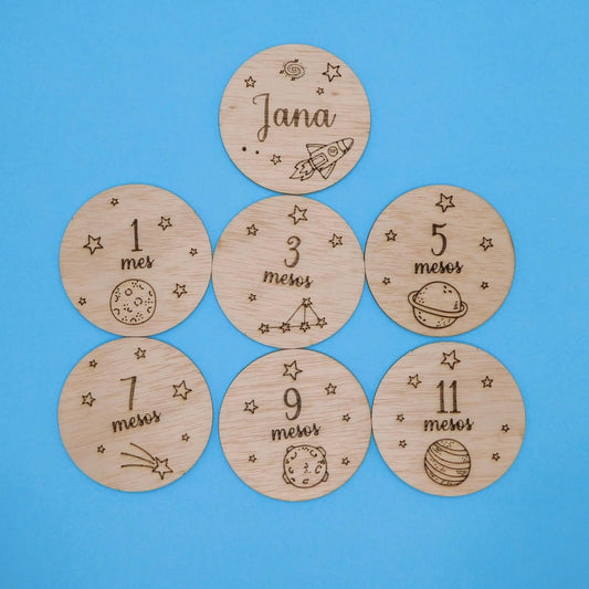 cumplemeses de madera personalizado planetas para bebés