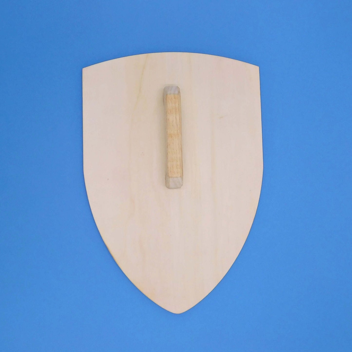 escudo de juguete de madera con dragón parte trasera