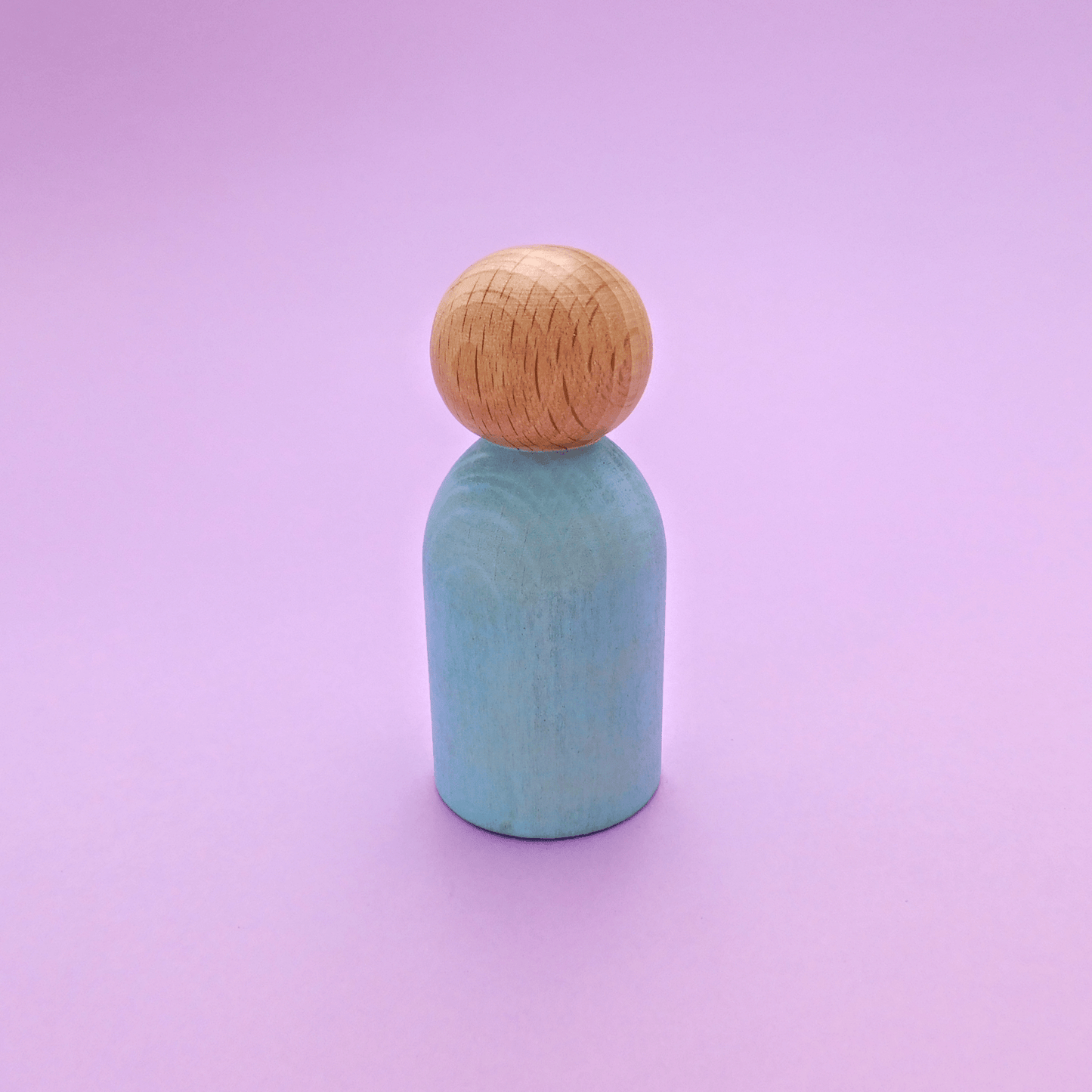 muñeco de madera montessori y waldorf artesanal blau gel