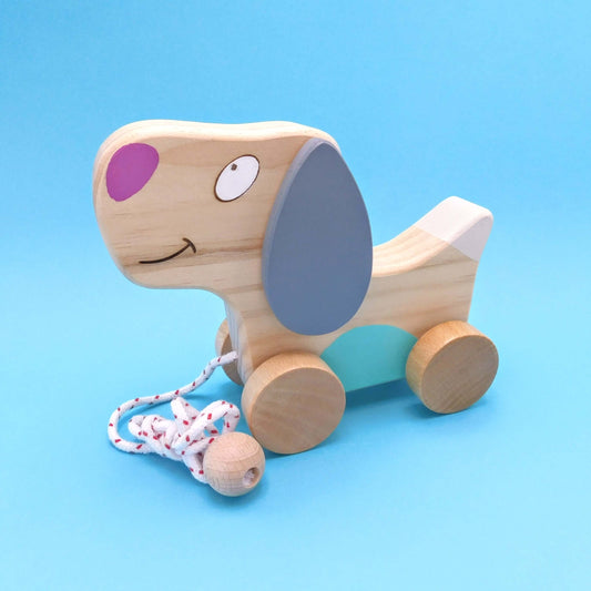 perro de madera de juguete artesanal gris