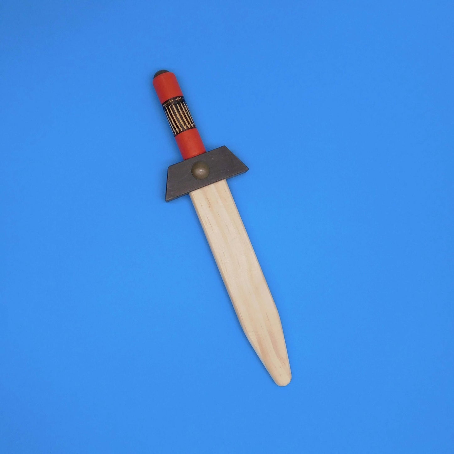 Puñal de madera de juguete artesanal rojo