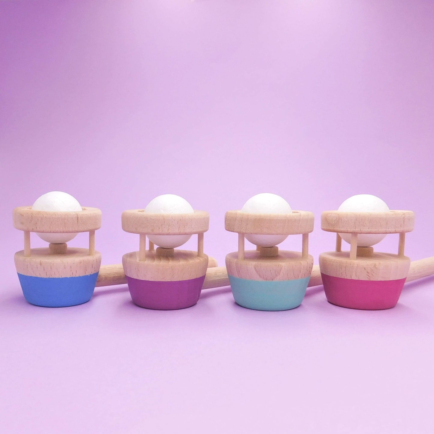 juguete tradicional de madera soplador