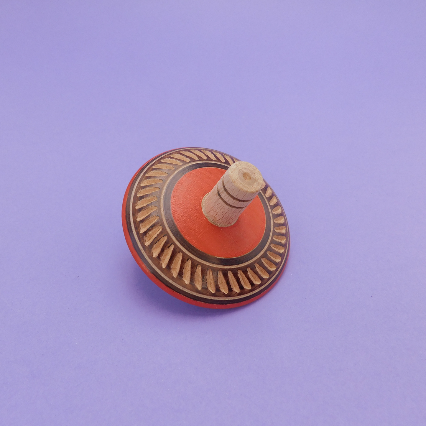 trompo de madera artesanal rojo
